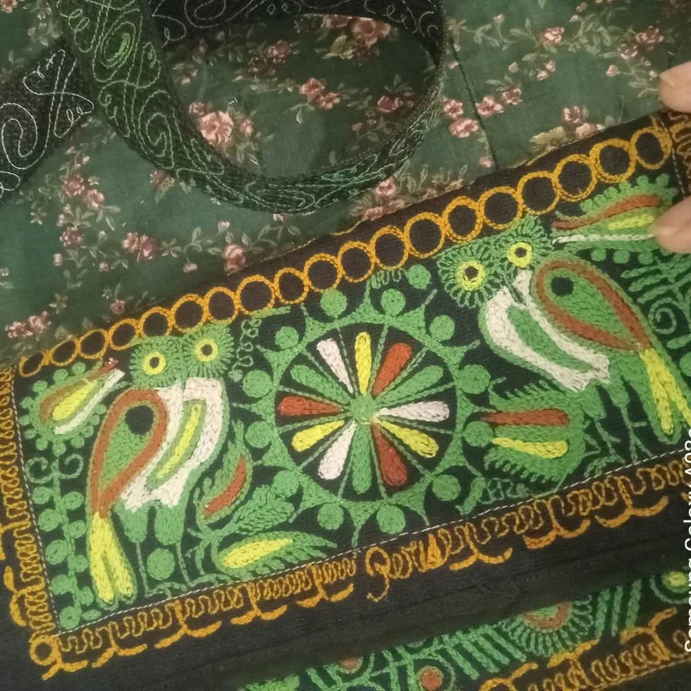 Gorgeous Owl/Bird Stitched Crossbody - Picture 1 of 7